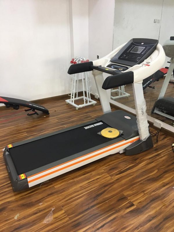 6 HP havey duty TREADMILL maximum user weight 160k with massager incline ,USB twister and dumbbells